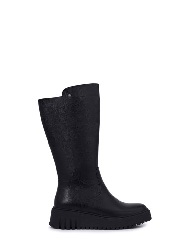 Черные кожаные зимние сапоги