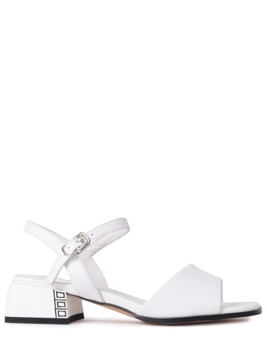 Белые кожаные летние босоножки