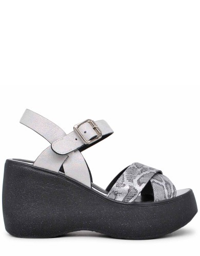 Серебряные кожаные босоножки