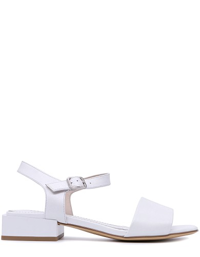 Белые кожаные летние босоножки