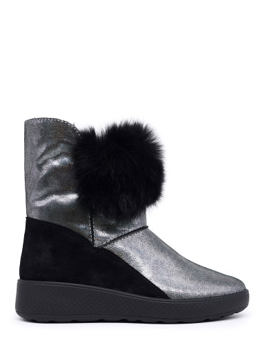 Срібні  шкіряні  зимові уггі 