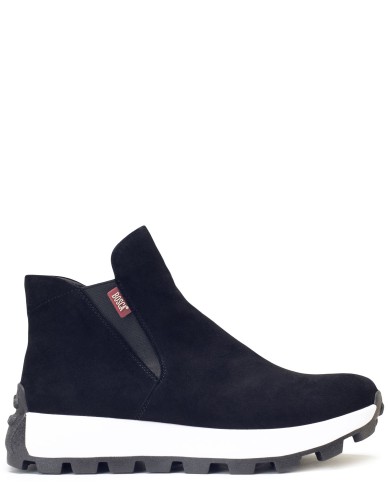 Черные замшевые демисезонные ботинки 