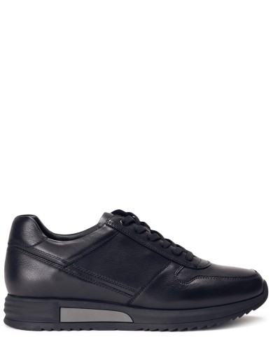 Чорні шкіряні демісезонні кросівки