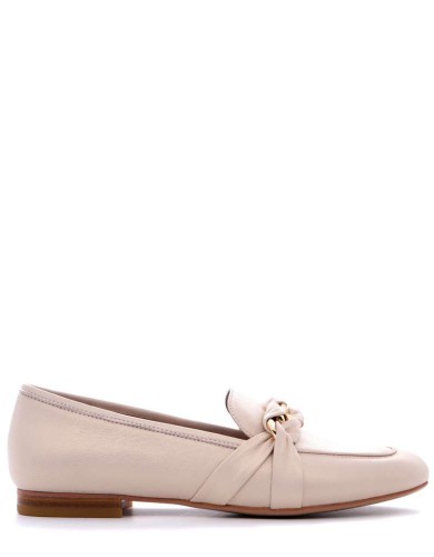 Бежевые кожаные демисезонные  лоферы