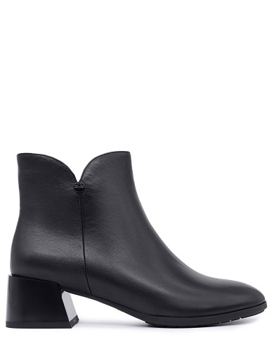 Черные кожаные демисезонные ботинки 