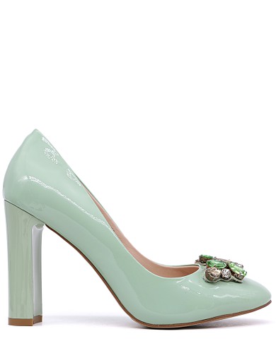 Зеленые лаковые демисезонные  туфли на каблуке 