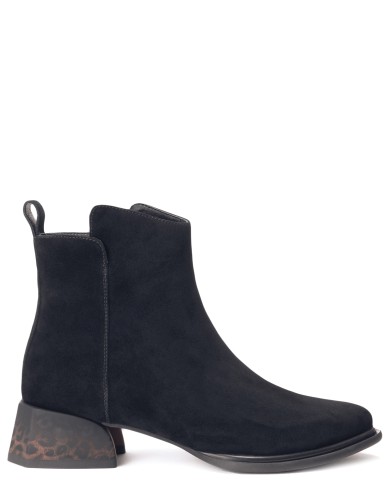 Черные замшевые демисезонные ботинки 