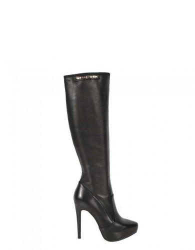 Чорні  шкіряні демісезонні  чоботи