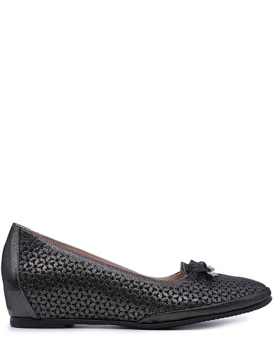 Чорні  шкіряні літні  туфлі