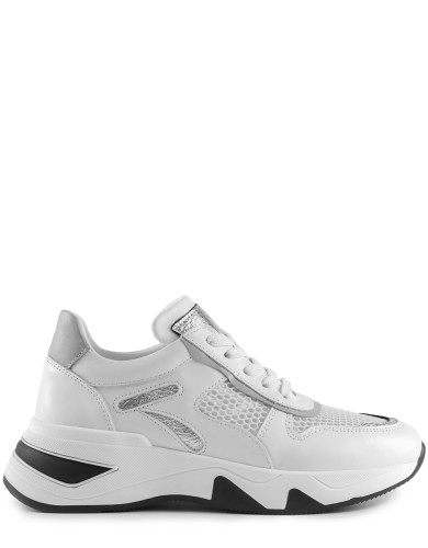 Білі шкіряні  літні  кросівки 