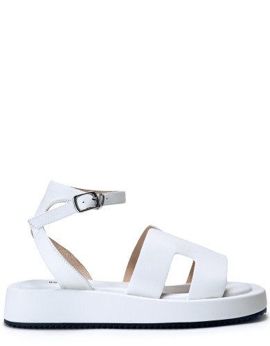 Белые кожаные сандалии