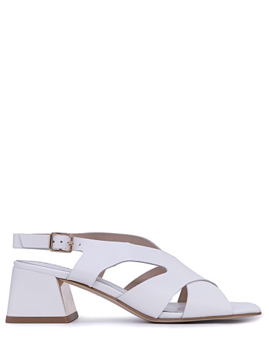 Белые кожаные летние босоножки