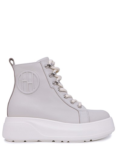 Белые кожаные демисезонные ботинки 