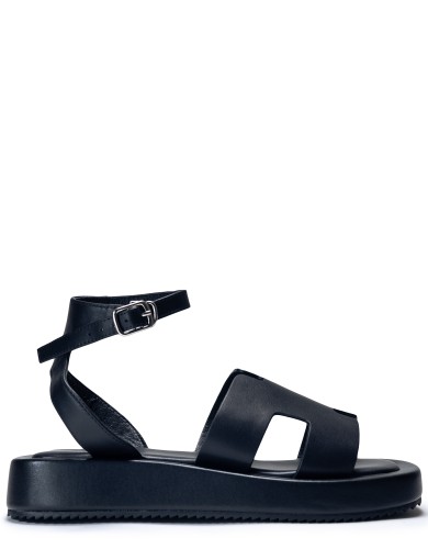 Черные кожаные сандалии