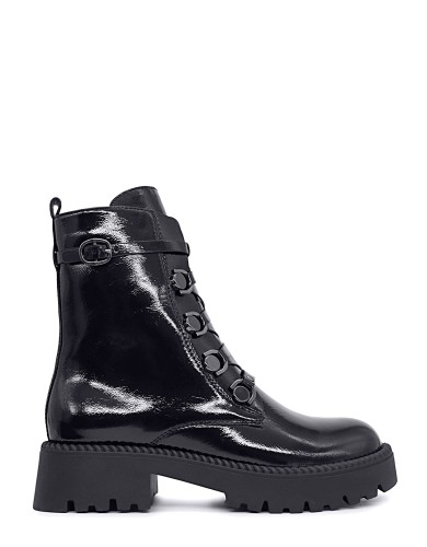 Черные лаковые демисезонные ботинки 