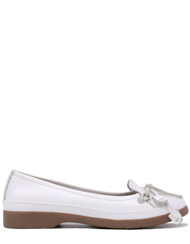 Белые кожаные демисезонные балетки