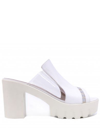 Білі шкіряні літні  шлопанці