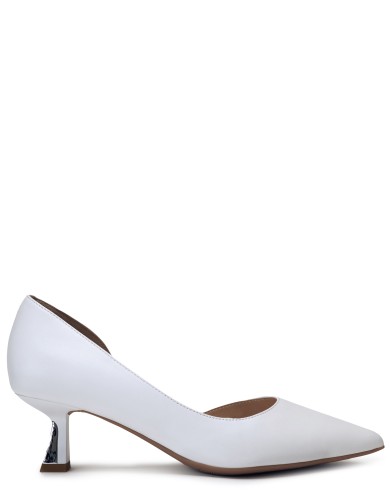 Білі шкіряні літні туфлі на підборах