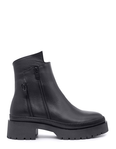 Чорні  шкіряні зимові черевики 