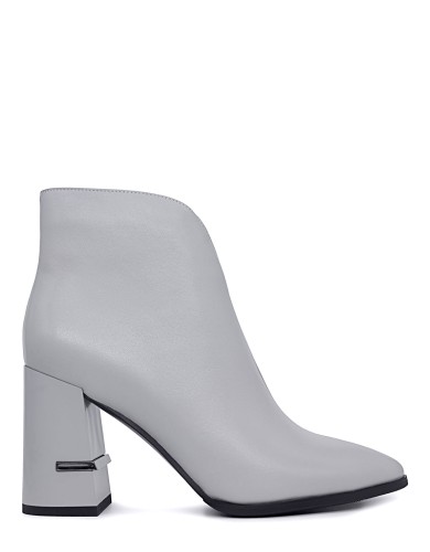 Серые  кожаные демисезонные ботинки 