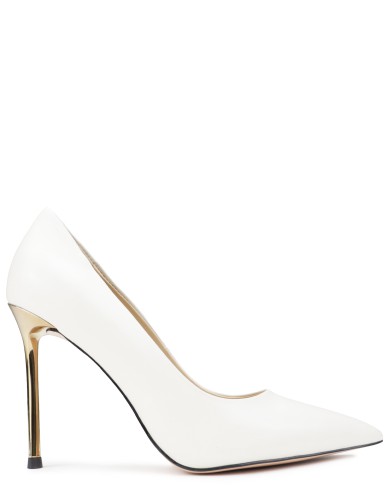 Бежевые кожаные демисезонные  туфли на каблуке 