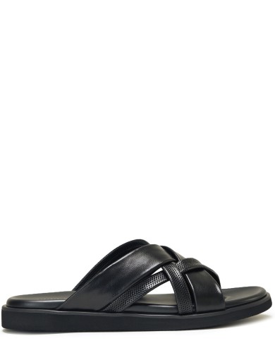 Чорні шкіряні шльопанці