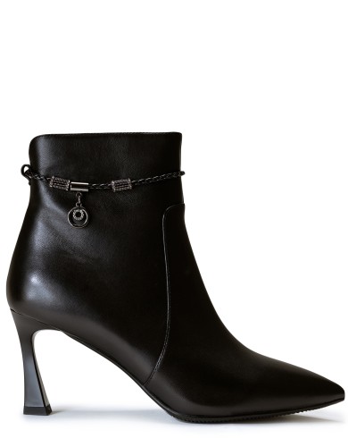 Черные кожаные демисезонные ботинки 