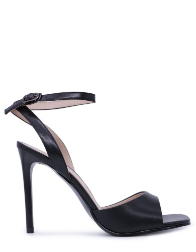 Черные кожаные летние босоножки