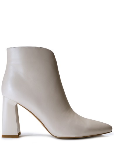 Бежеві шкіряні демісезонні черевики