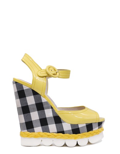 Разноцветные лаковые летние босоножки 