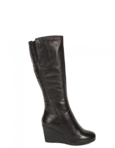 Чорні  шкіряні зимові чоботи