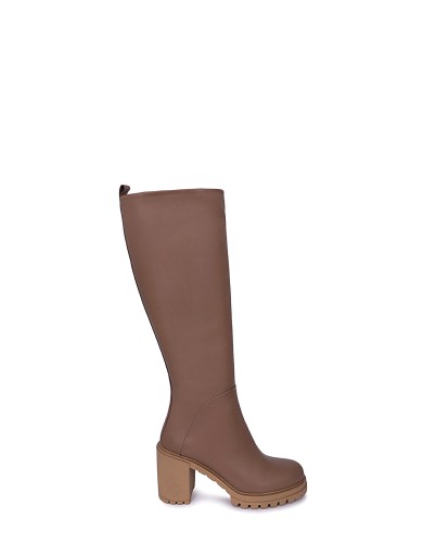 Бежевые кожаные демисезонные сапоги