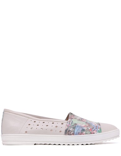 Бежевые кожаные летние слипоны