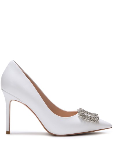 Белые кожаные демисезонные  туфли на каблуке 