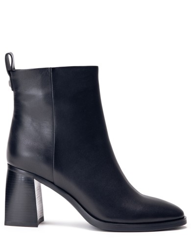 Черные кожаные демисезонные ботинки 