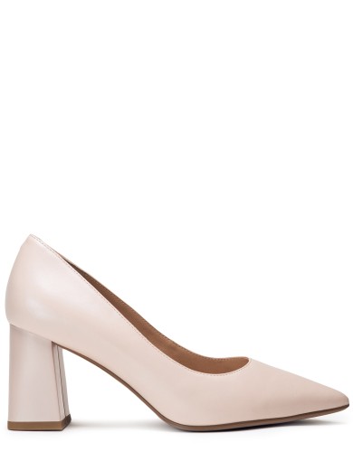 Бежевые кожаные демисезонные  туфли на каблуке 