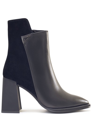 Черные кожаные демисезонные ботинки 