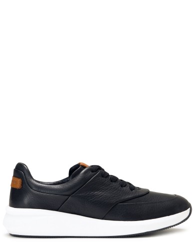 Чорні  шкіряні демісезонні  кросівки 