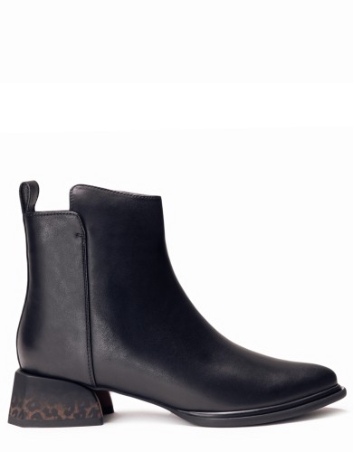 Чорні  шкіряні демісезонні  черевики 