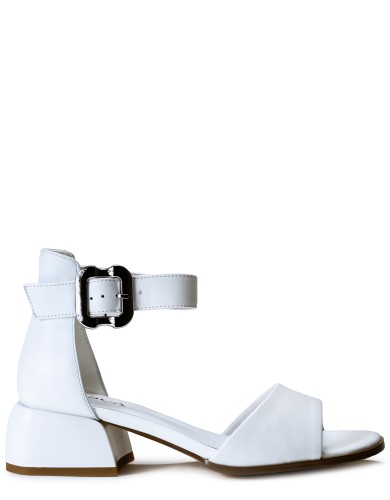 Білі замшеві  літні  босоніжки