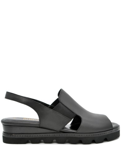 Чорні шкіряні босоніжки