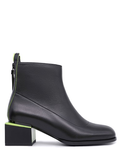 Черные кожаные демисезонные ботинки 