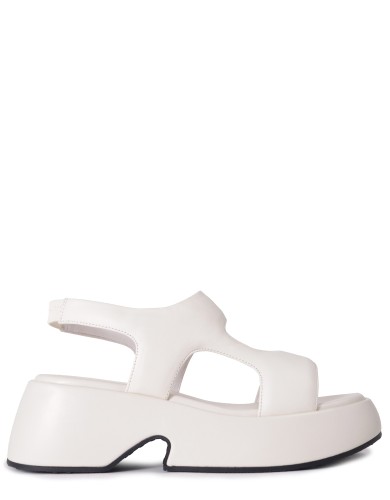 Белые кожаные сандалии